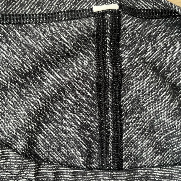 Lululemon Heathered Gray Long Sleeve Athletic Top - Picture 3 of 5